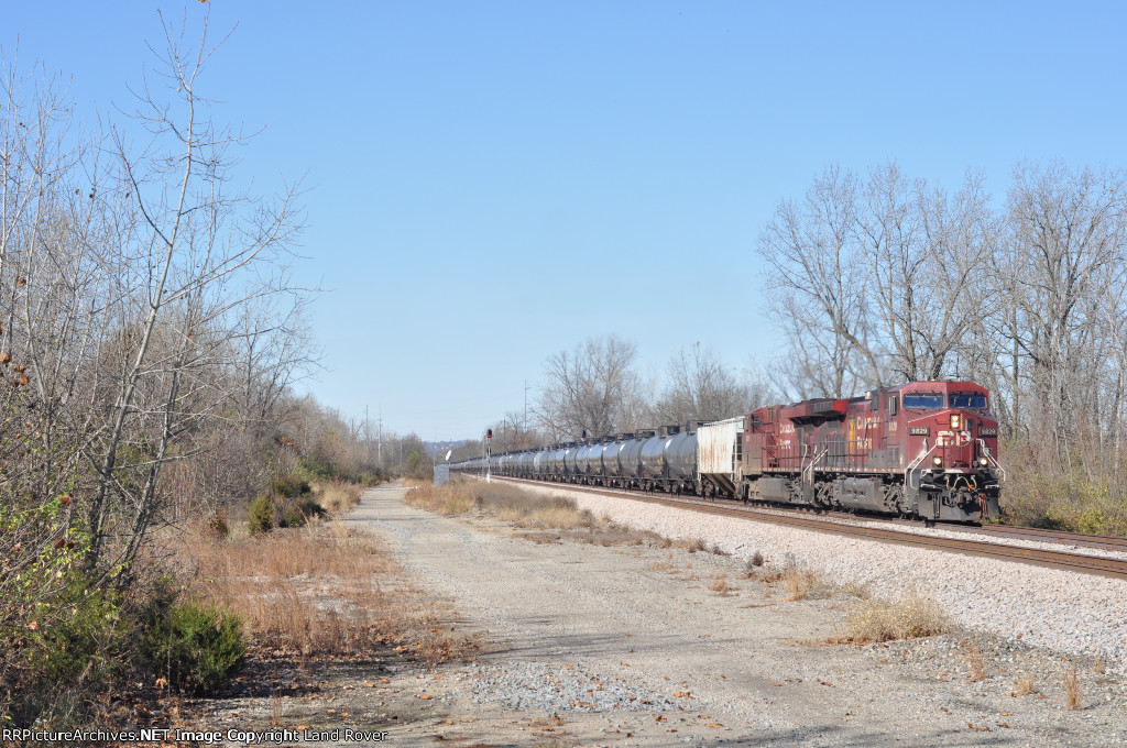 CP 9829 Southbound 